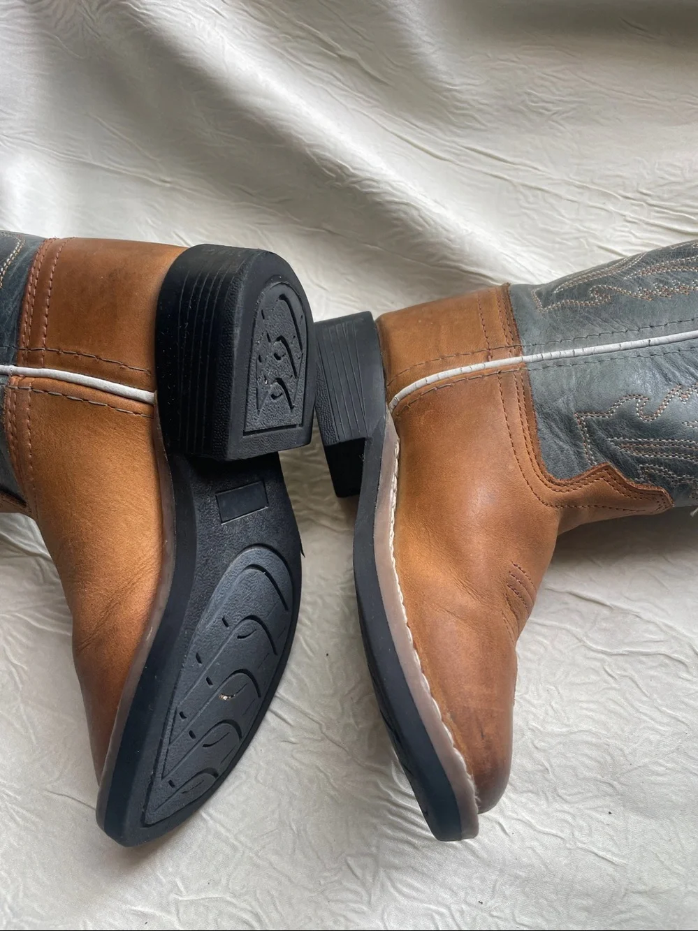 Cody James Kids Two-Tone Brown and Dark Green Western Cowboy boots.
